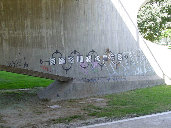 wall under road-bridge in Valencia